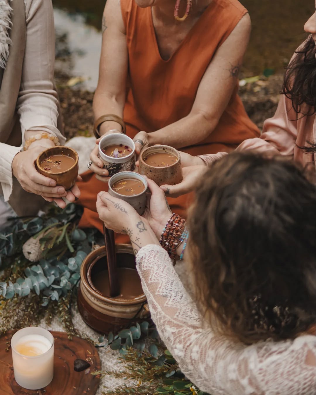 Ceremonia de cacao: tazas compartidas en ronda